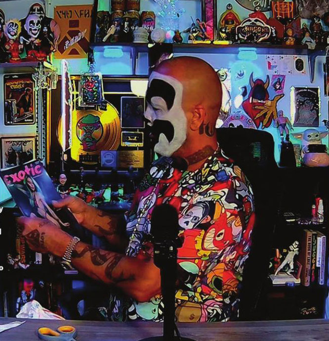 Shaggy 2 Dope with an Exotic Magazine